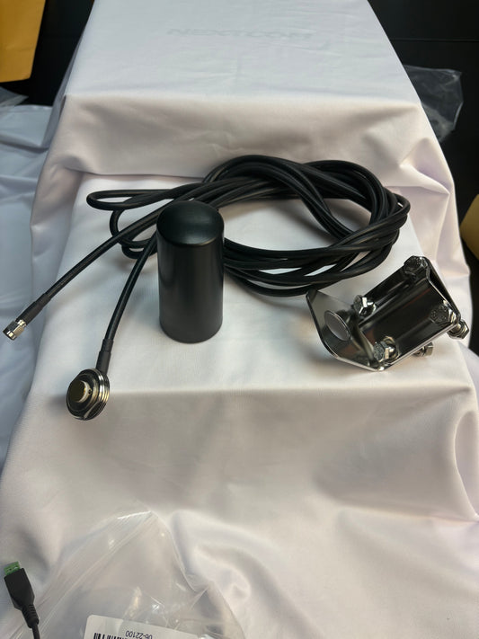 Hi-Gain External Antenna with Cable and Bracket